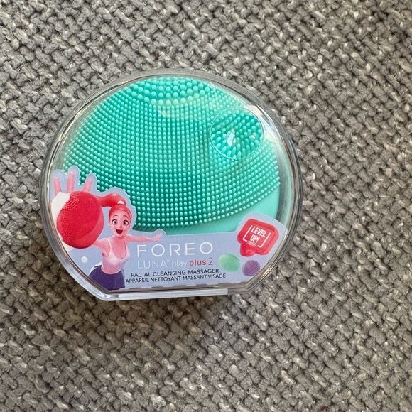 Brand new FOREO LUNA Play Plus 2 โ Sealed in Box! - Picture 4 of 7